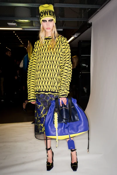 Look 11